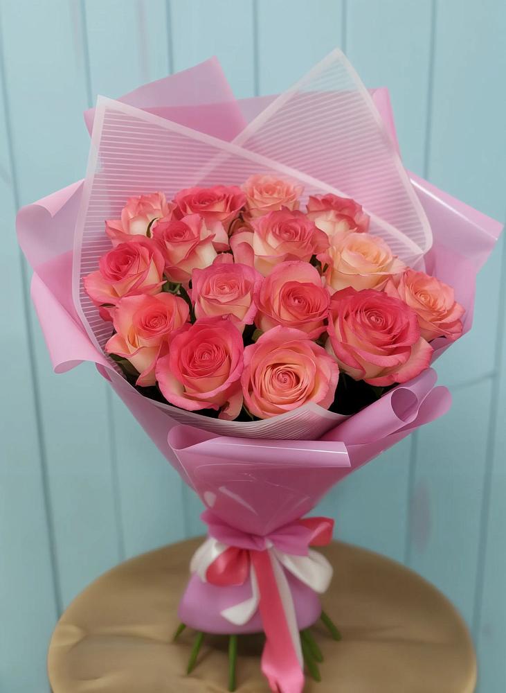 Букет 15 Розовых роз Равель в Шамхал-Термене
