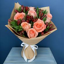 Букет цветов из:  Розы и Альстромерии в Шамхал-Термене