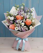 Букет цветов из:  Лизиантусы, Розы, Альстромерии и Гипсофила в Шамхал-Термене