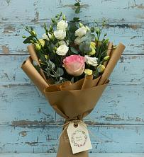 Букет цветов из:  Розы и Лизиантусы в Шамхал-Термене