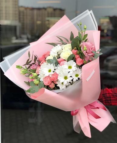 Букет цветов из: Розы, Лизиантусы и Хризантемы в Шамхал-Термене